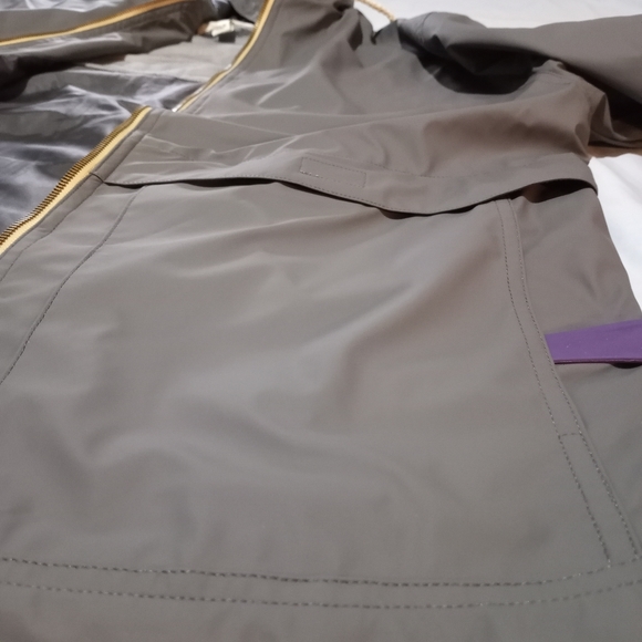 Weatherproof jacket - Picture 11 of 11